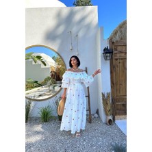 Kırmızı Omuzları Lastikli Brode Elbise