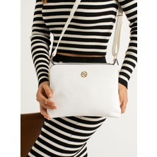 Kadın Suni Deri Ayarlanabilir Çapraz Askılı 4 Bölmeli ve Metal Fermuarlı Omuz Çantası Beyaz