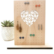 Ahşap Kalpli Küpe Organizer, Düzenli ve Şık Takı Saklama Çözümü