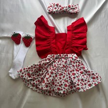 Kız Bebek Çilek Desenli Salopet Bandana ve Keçeli Çorap 3'lü Set