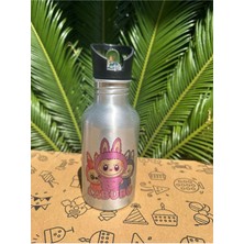 Şık ve Dayanıklı Okul Suluk Gümüş Renkli, Sağlıklı Kullanım Için Ideal Seçenektir.