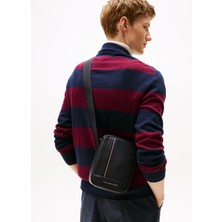 Tommy Hilfiger Siyah Postacı Çantası Th Central Mini Reporter Ergonomik Tasarım ile Şık Görünüm