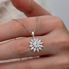 Tutaste Jewellery Manolya Çiçeği Zirkon Taşlı  925 Ayar Gümüş Kadın Kolye