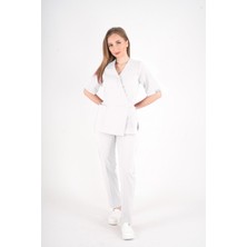 Beyaz Elegant Model Cerrahi Üniforma Belden Bağlamalı Scrubs Takım