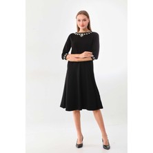 Sistas Kadın Kolları ve Yakası Işlemeli Midi Boy Elbise 23450 Siyah