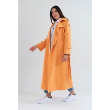 Şık Taş Rengi Düğmeli Trençkot – Rahat ve Modern Kesim