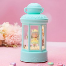 Fener Tasarımlı Sevimli Kız Figürlü Işıklı Kar Küresi Vip