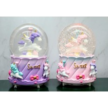 Unicorn Içi Dönmeli Püskürtmeli Işıklı Müzikli Kar Küresi Büyük Boy ALK3040