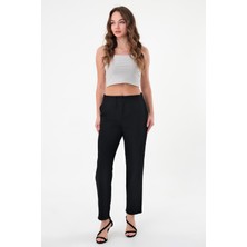 Kadın Siyah Beli Lastikli Dar Kesim Pantolon