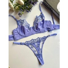 ipeksi dokusu ince dantel işlemeleri ve göz kamaştırıyor