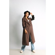 Şık Taş Rengi Düğmeli Trençkot – Rahat ve Modern Kesim