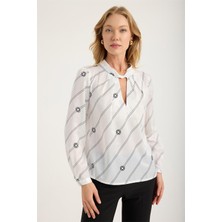 Burgulu Dik Yaka V Pencereli Bluz