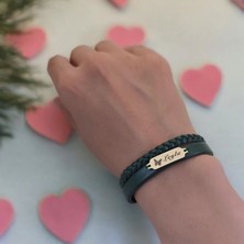 Altın Plakalı 14 Ayar Leyla Ismine Özel Koyu Yeşil Derili Kelebek Motifli Hediye BILEKLIK-656ISIM