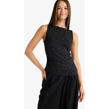 DeFacto Asimetrik Kare Yaka Puantiyeli Kolsuz Bluz F9512AX25AU