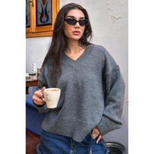 Antrasit V Yaka Oversize Kadın Triko Kazak MG2149