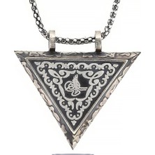  Açılabilen Üçgen Tugra Muskalıkçevşen Dualı Erkek 925 Ayar Gümüş Kolye