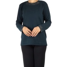 Kadın Yaka ve Kolağzı Taş Işlemeli Mevsimlik Bluz