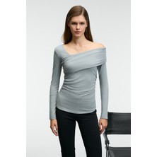 Grimelange VELMEA Kadın Asimetrik Yaka Omuz Detaylı Slim Fit Açık Gri Bluz