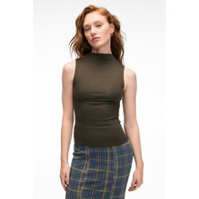 Grimelange MIRUVA Kadın Halter Yaka Esnek Kumaşlı Sıfır Kollu Koyu Kahverengi Bluz