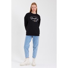 Süperlife Kadın Bisiklet Yaka Regular Fit El Yazılı Brooklyn Ince Sweatshirt SPR23SWK331