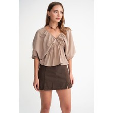 4703 Kadın V Yaka Lastikli Modal Bluz Toprak