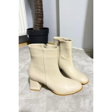 Kadın Marta Bej Cilt Kalın Topuklu Yumurta  Burun Fermuarlı Bot