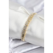 Pirinç Vıp Seri Gold Renk Zirkon Taşlı Arpa Model Kadın Bileklik - TJ-BB7928