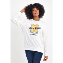Kadın Bisiklet Yaka Rahat Kalıp Içi Polarlı 3 Iplik Kalın N Baskılı Sweatshirt SPR24SWK25