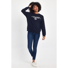 Kadın Bisiklet Yaka Rahat Kalıp 3 Iplik Kalın Tokyo Baskılı  Sweatshirt SPR24SWK30