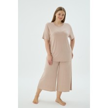 Büyük Beden V Yaka Kısa Kollu Capri Alt Pijama Takımı C7T5N371