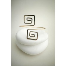 Altın Rengi Kare Geometrik Şekilli Kol Aksesuarı ( Çapı:9cm)
