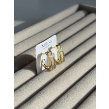 Eternal Sunshine Xuping Çelik Küpe Liora Gold Taşlı Altın Renk Kadın Halka Küpe Işıltılı ve Modern Paslanmaz Çelik