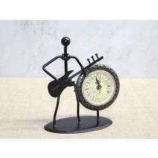 Metal Saatli Gitar Çalan Müzisyen ALK4334