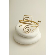 Altın Rengi Geometrik Taş Detaylı Kol Aksesuarı (Çapı:9cm)