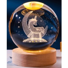 Dekoratif Ay Içinde Unicorn Tasarımlı Ahşap Altlıklı Işıklı Cam Küre Cam:8cm Ahşap:2cm Büyük Boy