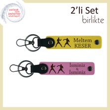 Usta-Öğrenci Saygısını Yansıtan, Isme Özel Yazılı 2’li Anahtarlık, Dövüş Temalı, Sarı-Pembe