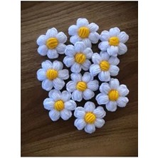 Motif 10 Adet Papatya Motif Beyaz ve Sarı Renkli Yün Malzemeden El Yapımı Dekoratif