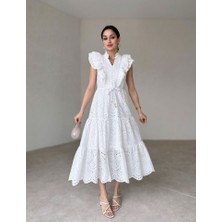 Tiana Beyaz Fırfırlı Düğmeli Elbise