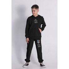 Erkek Çocuk Kapüşonlu Eşofman Takımı Ön ve Sırt Baskılı Cepli Rahat Kalıp