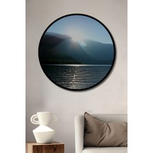 Çerçeve Görünümlü Güneşin Altın Işığında Dağlar ve Göl Manzarası Ahşap Ofis Yuvarlak Tablo