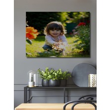 Gül Bahçesinde Çocuk Neşesi Yağlı Boya Görünümlü Dekoratif Ahşap Ev/işyeri/ofis Kare Tablo
