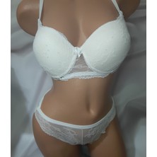 Beyaz Dantelli Destekli Balenli Şık Sütyen ve Önü Sırf Dantelden Oluşan Külot Kadın Takım