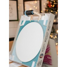 Fílografi Resim Tablosu 50x50 cm MDF üzerine 240 çivi ile Kutu içeriğinde çıkan özel Kod sayesinde istediğiniz resmi üretebilirsiniz.