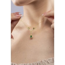 Essare 925 Ayar Gümüş Gold Damla Model Kolye Zümrüt Taşlı Kadın Aksesuarı Şıklığıyla Dikkat Çeker
