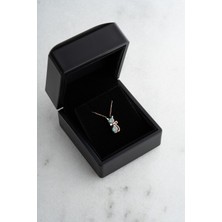 925 Ayar Işıklı Kutuda Mistik Topaz Taşlı Kedi Kolye Kadın Gümüş Kolye