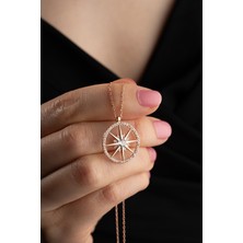 925 Ayar Gümüş Tek Taş Detaylı Pusula Kadın Kolye