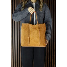 Erkan Saçmacı Taba Hakiki Dana Süet Manyetik Kapaklı Fermuarlı Iç Cepli Askılı Büyük Boy Günlük Omuz Çantası