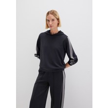 Mavi Şerit Detaylı Kapüşonlu (TENCEL™) Modal Siyah Sweatshirt 1S10443-900