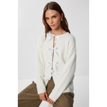 Yün Karışımlı Fiyonklu Hırka LİY0008 Kemik