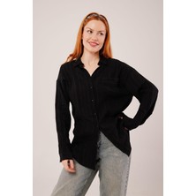 Hakim Yaka Çizgili Cep Detaylı Siyah Gömlek